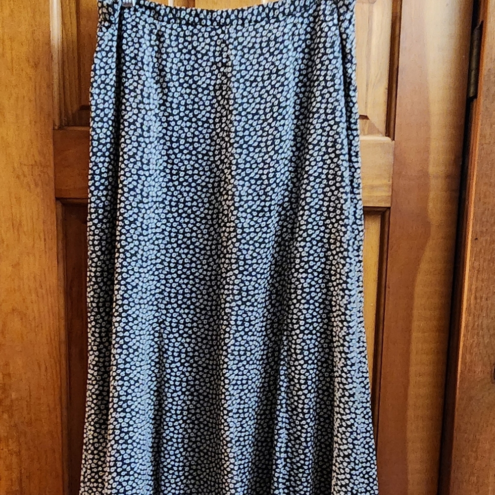 Ladies midi skirt